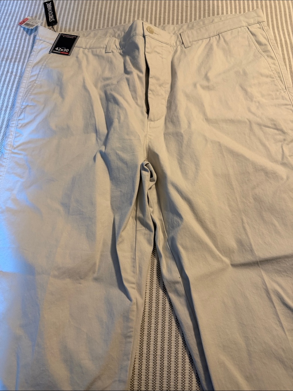 NWT Roundtree & Yorke Khaki Cotton Flat Front Pants - Light Beige Tan 42 x 30